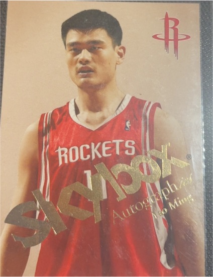 2003-04 SkyBox Autographics #11 Yao Ming — front