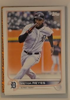 2022 Topps #252 Victor Reyes — front