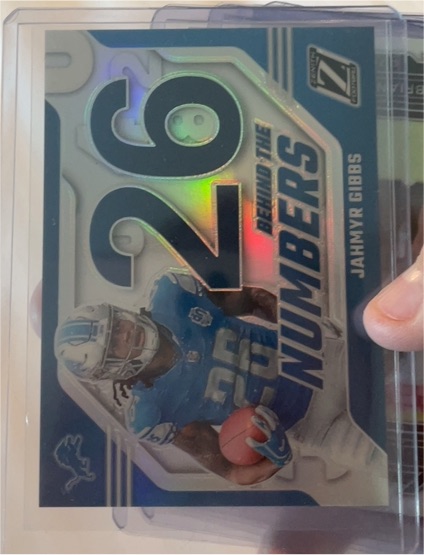 2023 Panini Zenith #9 Jahmyr Gibbs Behind the Numbers — front