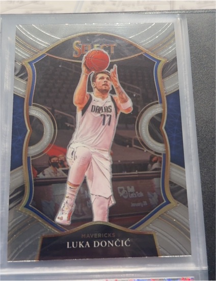2020-21 Panini Select #15 Luka Dončić — front