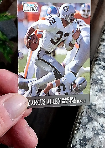1991 Fleer Ultra #75 Marcus Allen — front