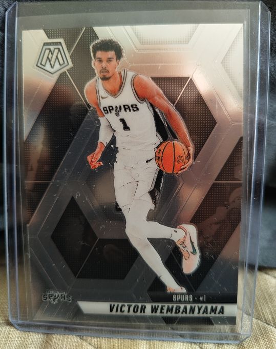 2024-25 Panini Mosaic #31 Victor Wembanyama — front