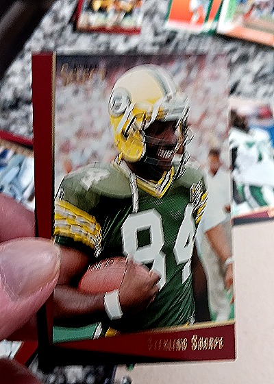 1993 Pinnacle #137 Sterling Sharpe — front