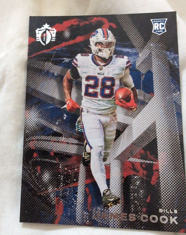 2022 Panini Chronicles Gridiron Kings #GK-14 James Cook — front
