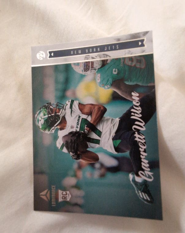 2022 Panini Chronicles Luminance #217 Garrett Wilson — front