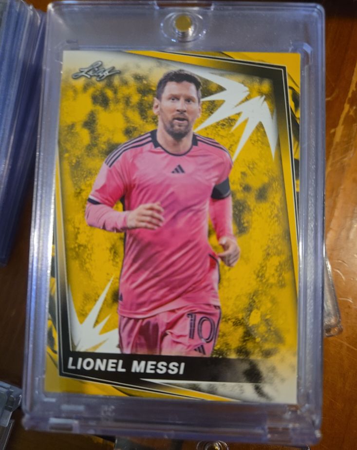 2024 Leaf Soccer #5 Lionel Messi — front