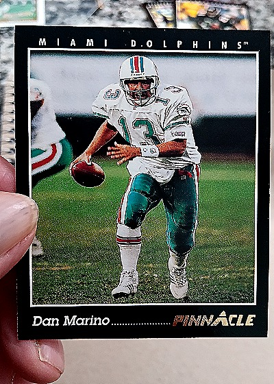 1993 Pinnacle #302 Dan Marino — front