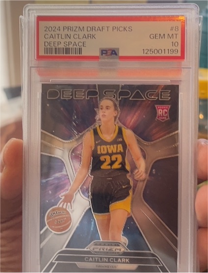 2024 Panini Prizm Draft Picks Deep Space #8 Caitlin Clark — front
