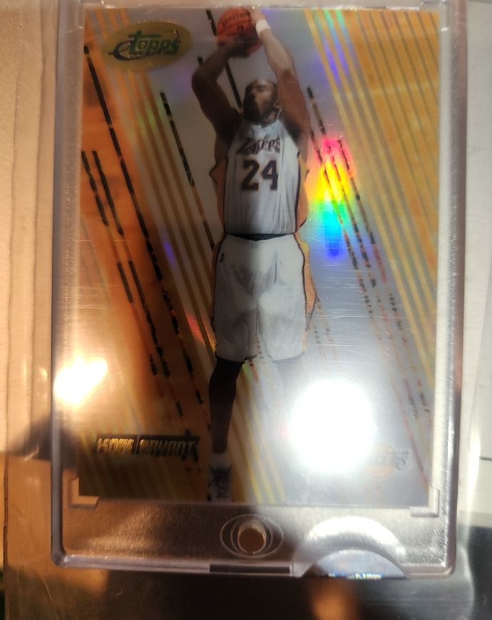 1999 Topps Kobe Bryant — front