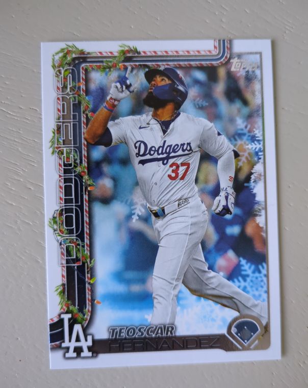 2025 Topps Holiday #H164 Teoscar Hernandez — front