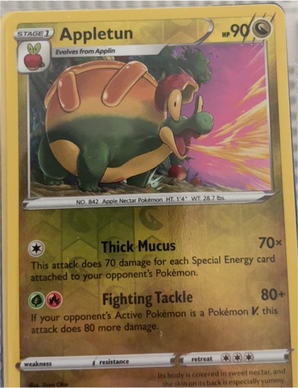 2021 Pokémon TCG Evolving Skies #121 Appletun — front