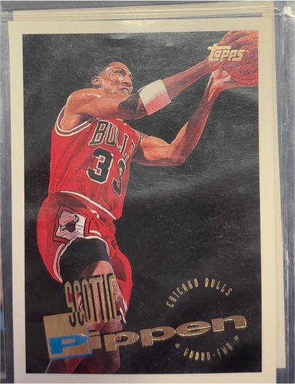 1995 Topps #45 Scottie Pippen — front