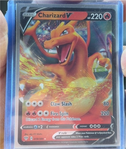 2020 Pokémon TCG Darkness Ablaze #019 Charizard V — front