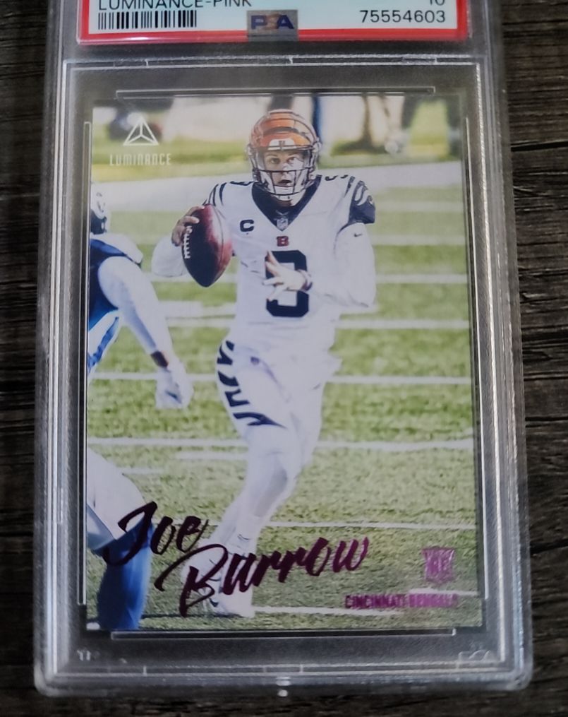 2020 Panini Chronicles Luminance #201 Joe Burrow — front