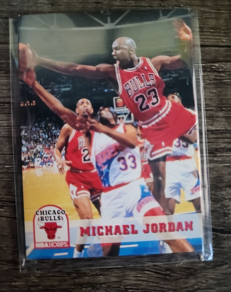 1993-94 NBA Hoops #28 Michael Jordan — front