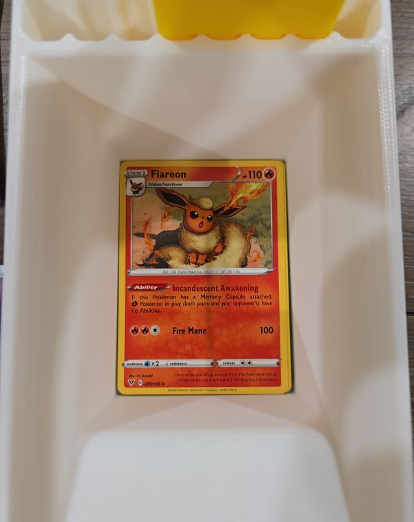 2020 Pokémon Vivid Voltage #026 Flareon — front