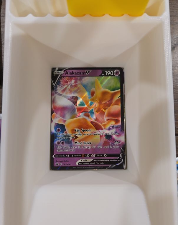 2021 Pokémon SWSH083 Alakazam V — front
