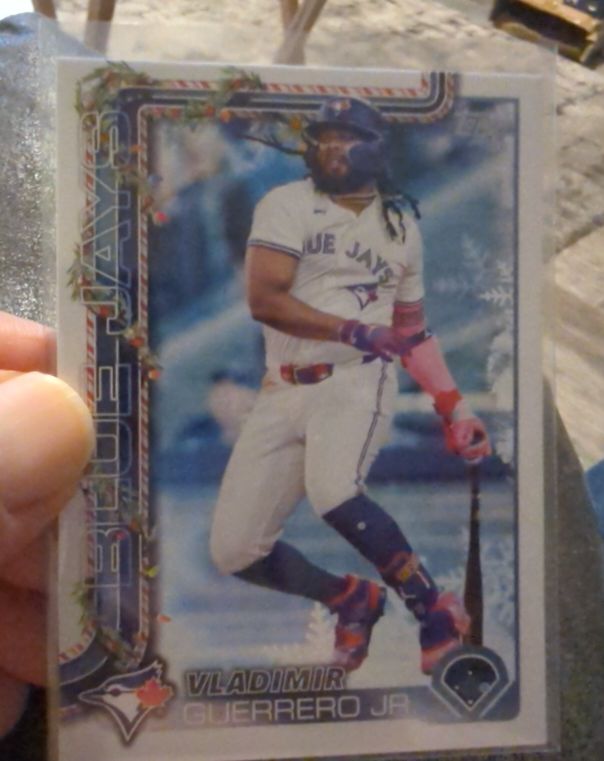 2025 Topps Holiday Baseball #H66 Vladimir Guerrero Jr. — front