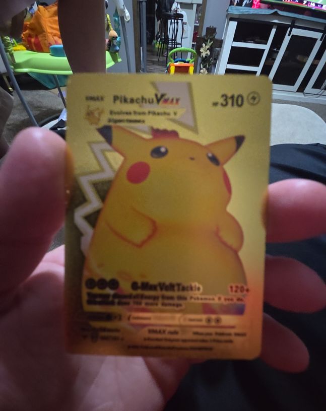 2020 Pokémon Vivid Voltage #044 Pikachu VMAX — front