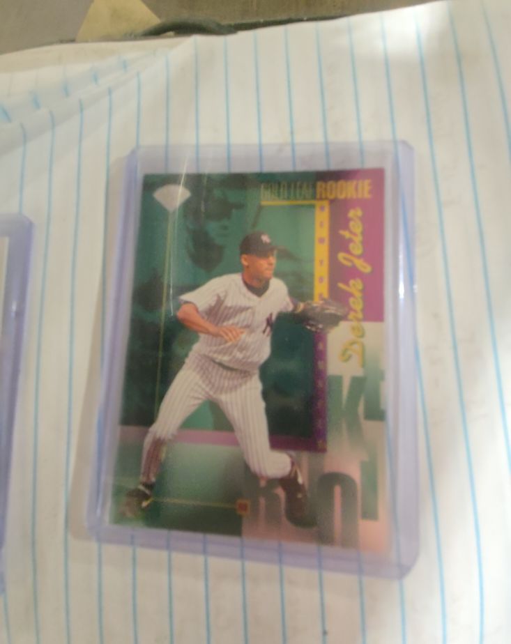 1996 Leaf #211 Derek Jeter Gold Leaf Rookie — front