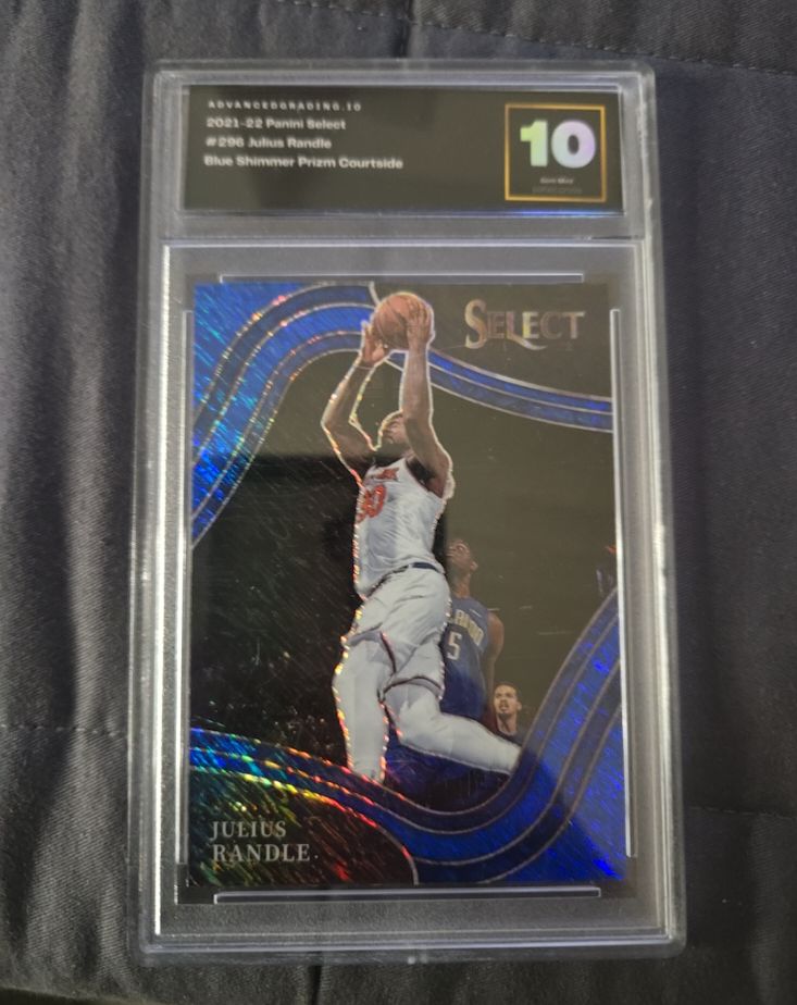 2021-22 Panini Select #296 Julius Randle Blue Shimmer Prizm Courtside — front