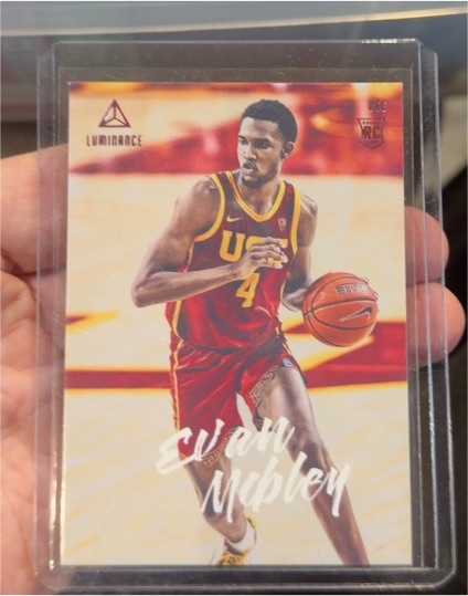 2021-22 Panini Chronicles Draft Picks Luminance #77 Evan Mobley — front
