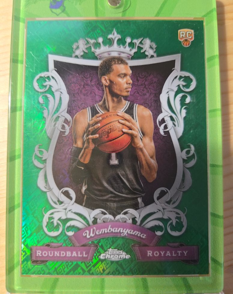 2023-24 Topps Chrome Roundball Royalty #RR-26 Victor Wembanyama — front