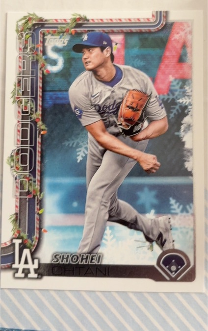 2025 Topps Holiday #H1 Shohei Ohtani — front