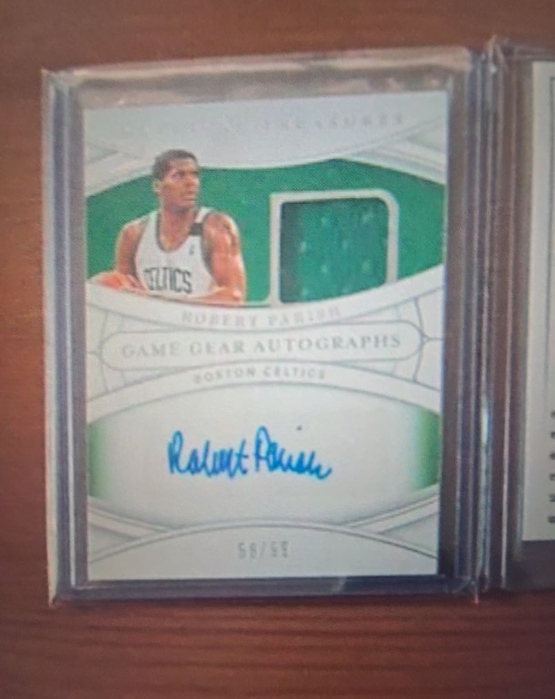2021-22 Panini National Treasures Game Gear Autographs Robert Parish — front