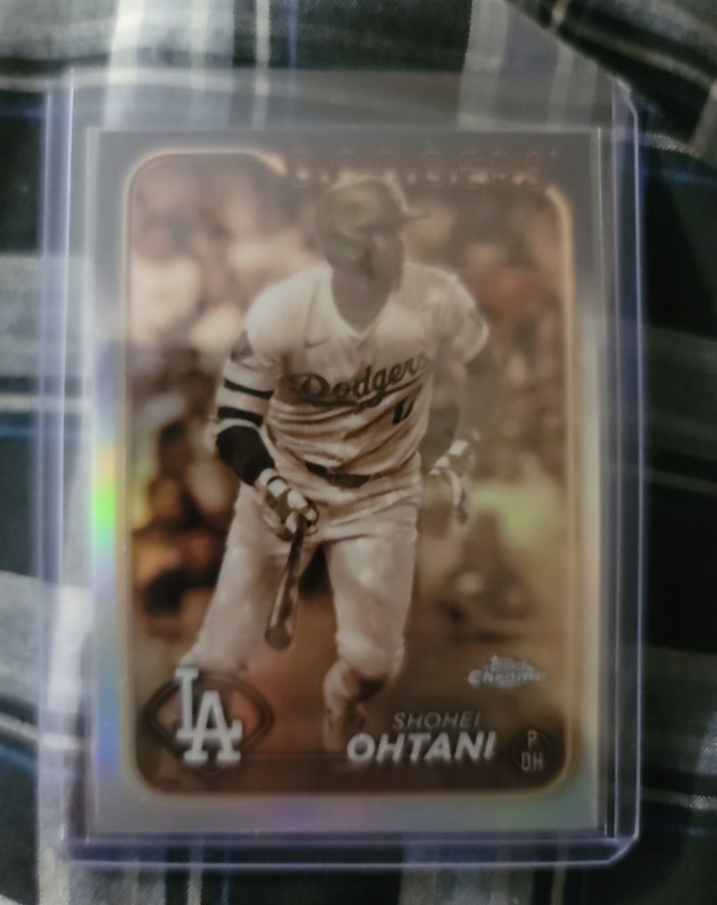 2024 Topps Chrome #1 Shohei Ohtani — front