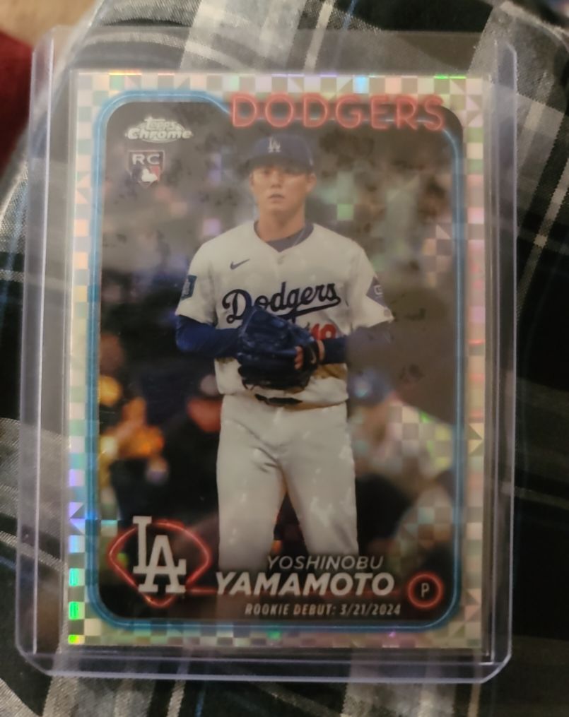 2024 Topps Chrome Update #USC108 Yoshinobu Yamamoto — front