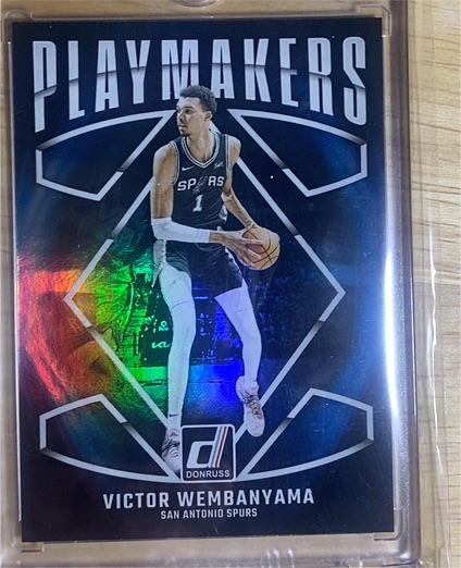 2024-25 Donruss #11 Victor Wembanyama Playmakers — front