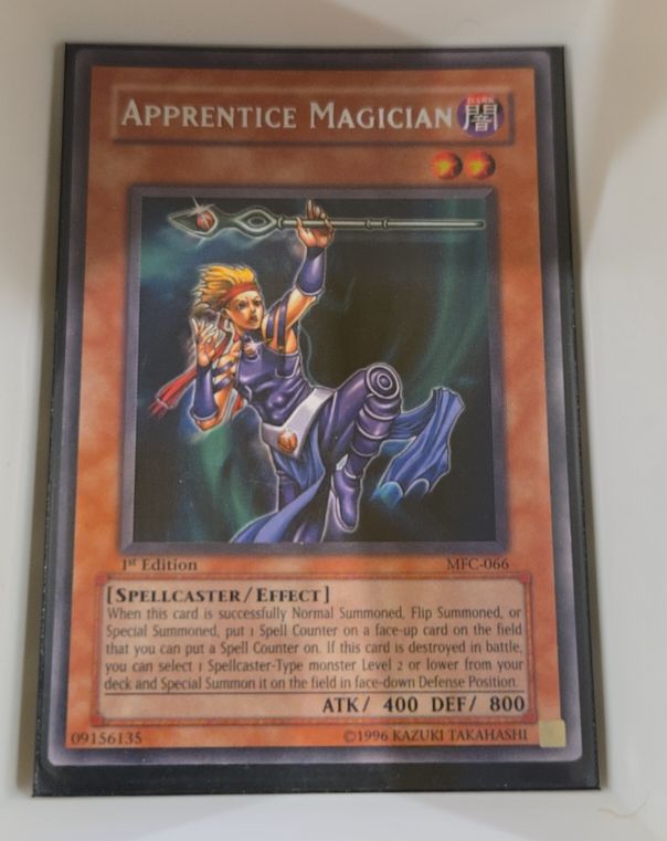 1999 Yu-Gi-Oh! MFC-066 Apprentice Magician — front