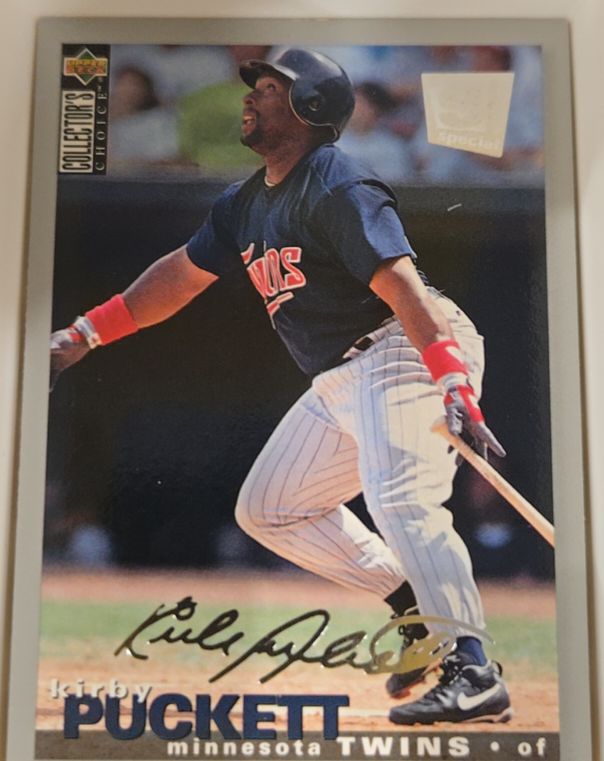 1995 Upper Deck Collector's Choice SE #230 Kirby Puckett — front