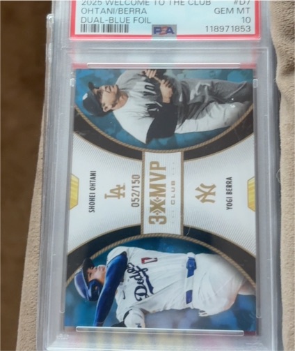 2025 Topps Welcome to the Club #D7 Shohei Ohtani / Yogi Berra — front