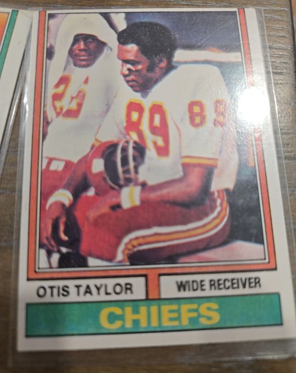 1974 Topps #520 Otis Taylor — front