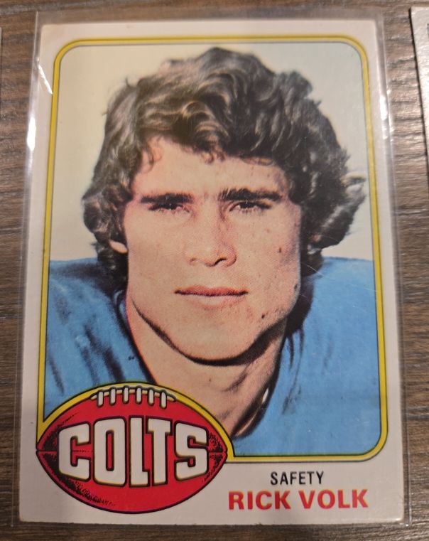 1976 Topps #371 Rick Volk — front