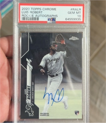 2020 Topps Chrome #RALR Luis Robert Rookie Autographs — front