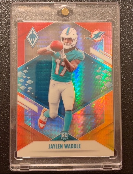 2021 Panini Phoenix #106 Jaylen Waddle Fire Burst — front