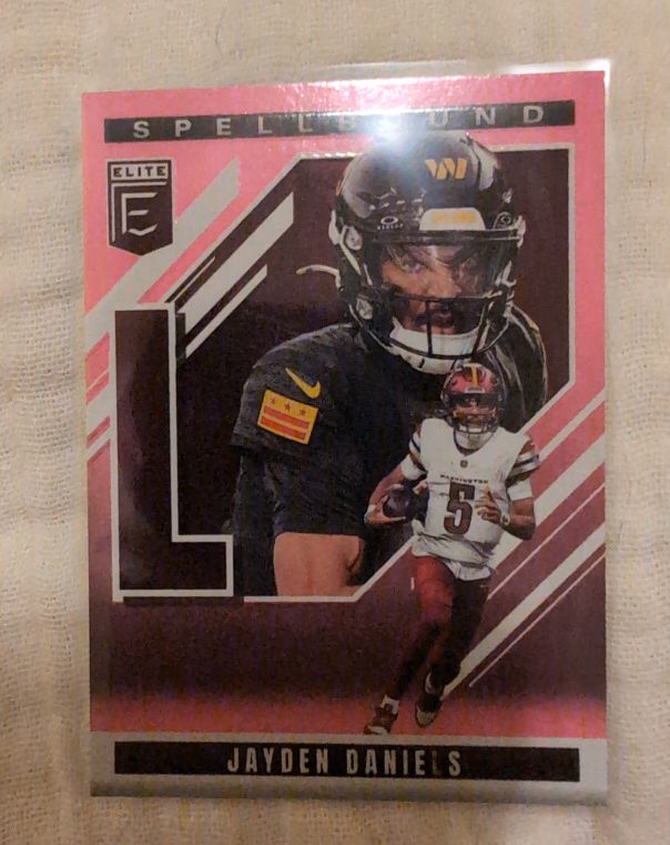2025 Panini Donruss Elite #13 Jayden Daniels Spellbound Pink — front