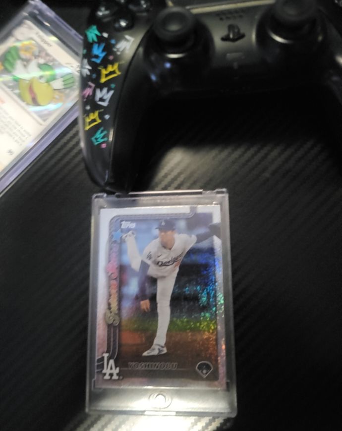 2025 Topps Chrome X-Fractor #179 Yoshinobu Yamamoto — front