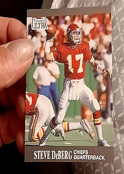 1991 Fleer Ultra #64 Steve DeBerg — front