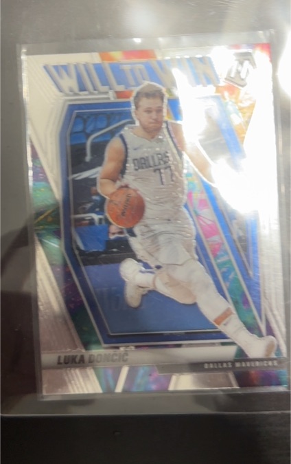 2020-21 Panini Mosaic Will to Win #12 Luka Doncic — front