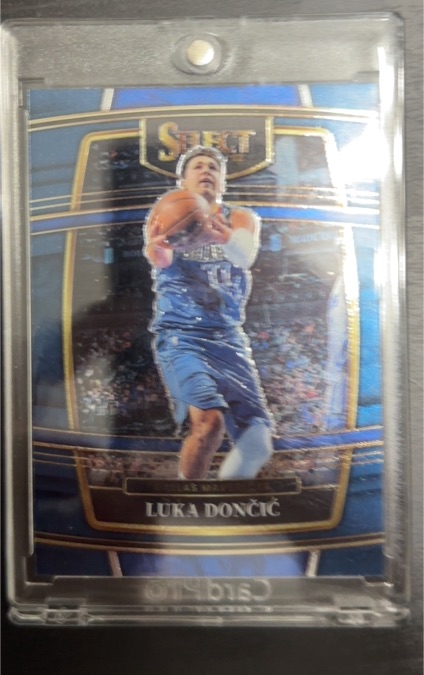 2021-22 Panini Select #12 Luka Doncic — front