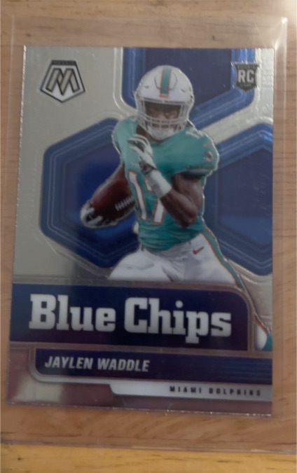 2021 Panini Mosaic Blue Chips #8 Jaylen Waddle — front