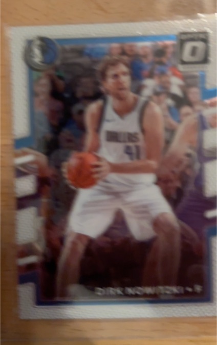2022-23 Panini Prizm #196 Luka Doncic — front