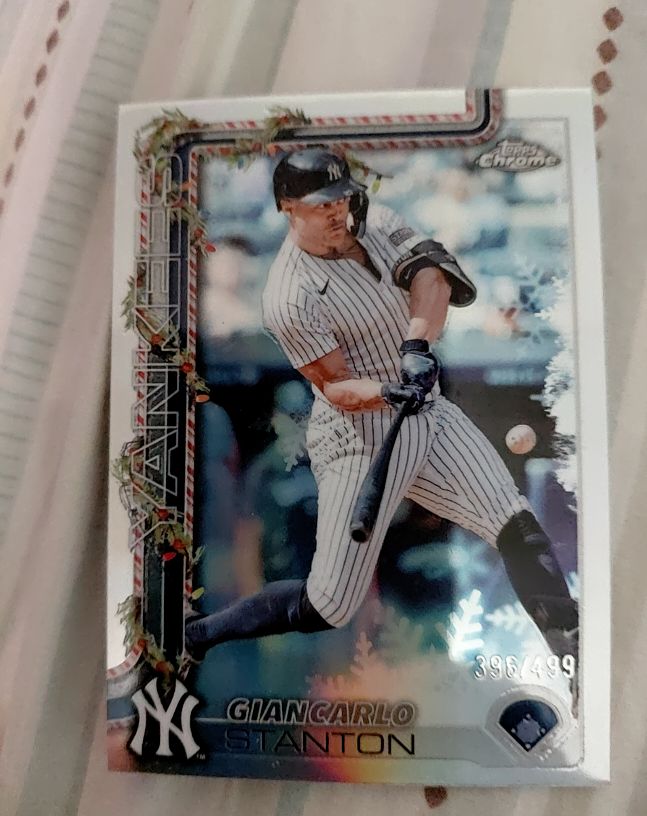 2025 Topps Chrome Holiday Baseball Giancarlo Stanton Refractor #HC29 — front