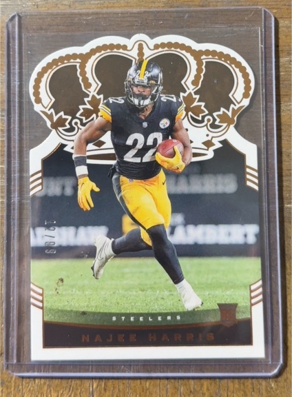 2021 Panini Chronicles Crown Royale #CR-12 Najee Harris — front