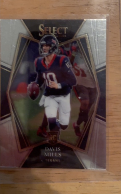 2021 Panini Select Premier Level #165 Davis Mills — front