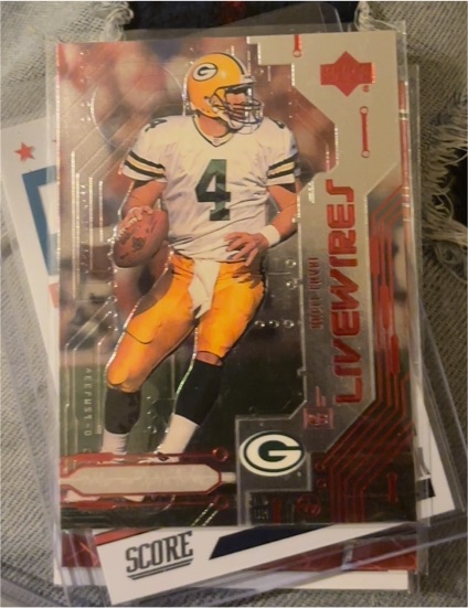 1999 Upper Deck Livewires #L6 Brett Favre — front